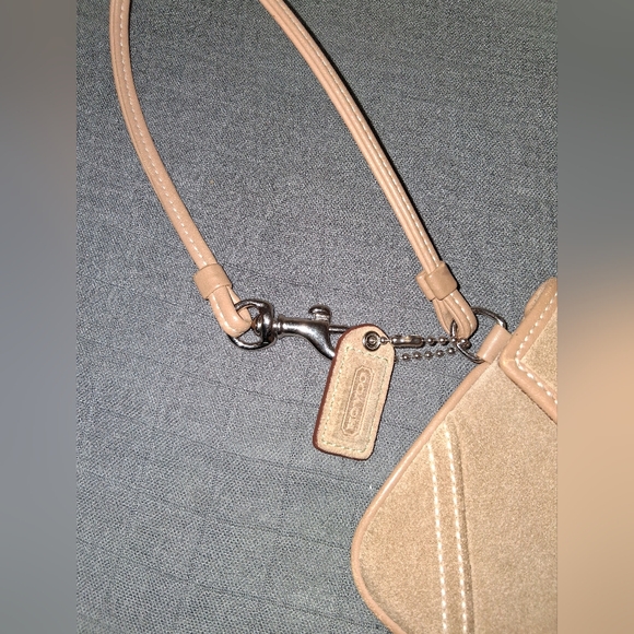 Y2k Coach Tan Suede Wristlet - Picture 7 of 7